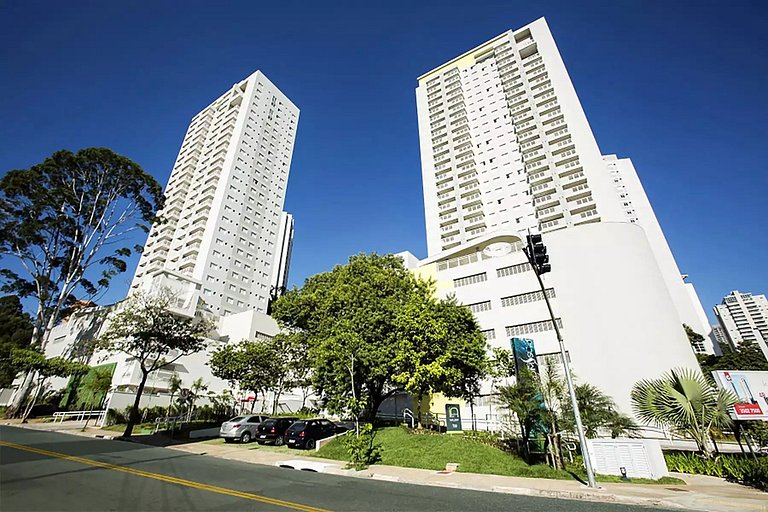 Refúgio Urbano em frente ao Shopping Morumbi Town