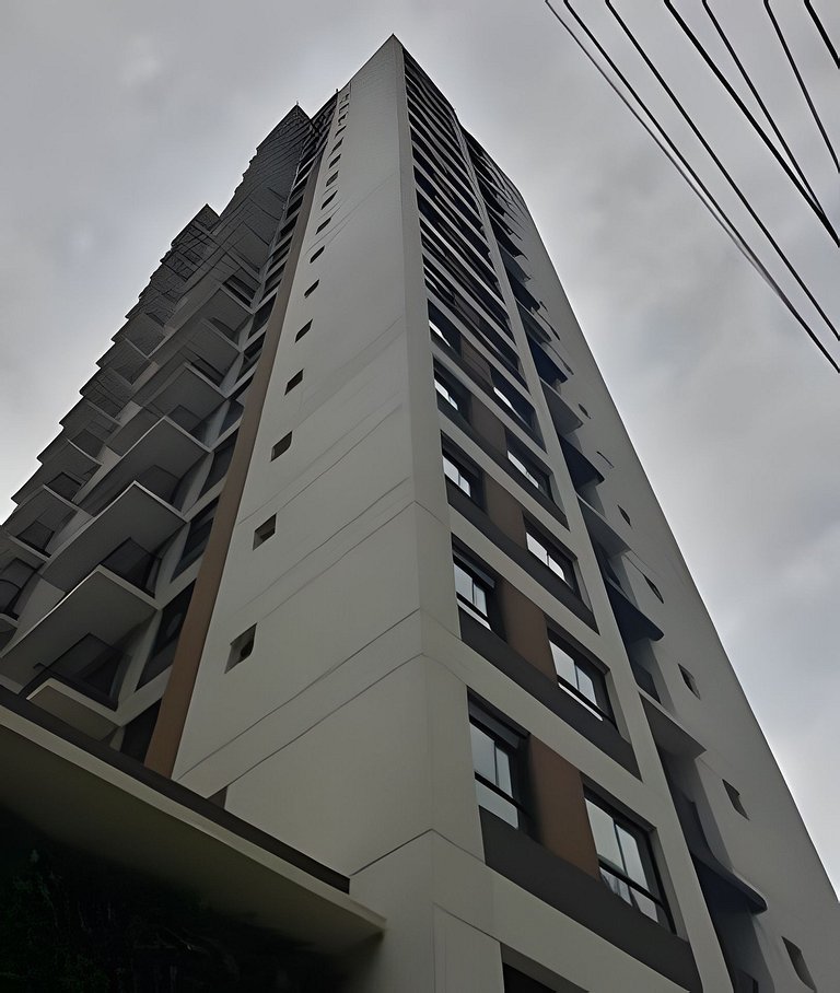 Apê cama Queen e vista top