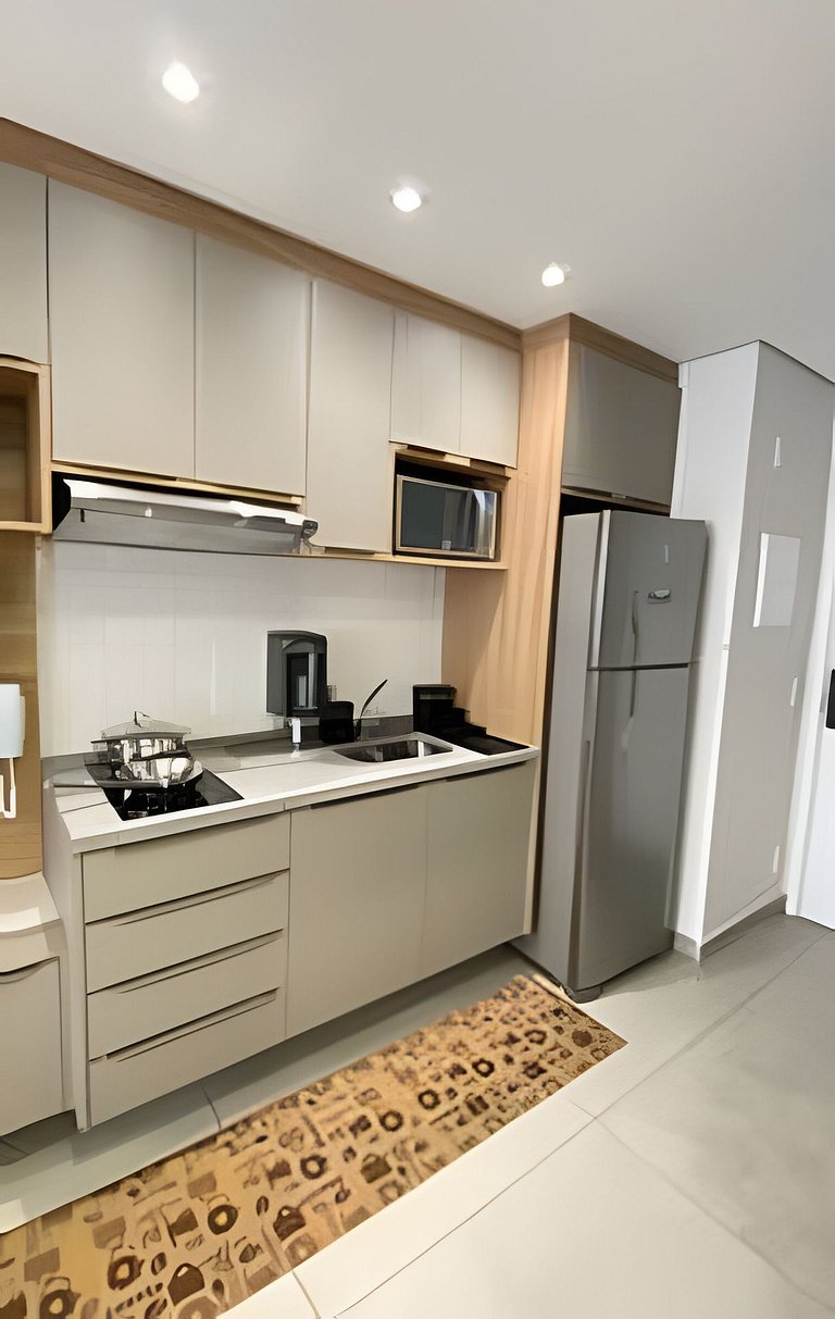 Studio Novo e Completo – 1 Min do Metrô + Vaga