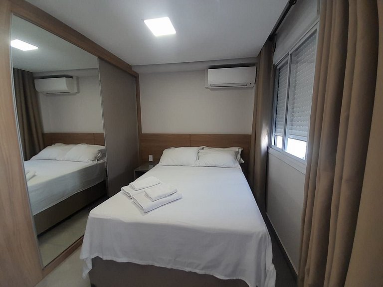 Studio Novo e Completo – 1 Min do Metrô + Vaga