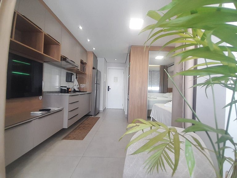 Studio Novo e Completo – 1 Min do Metrô + Vaga