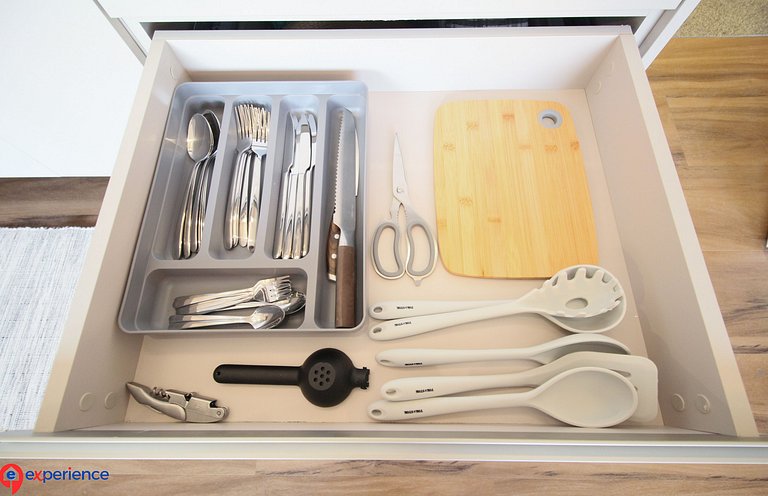 Apê cama Queen e vista top