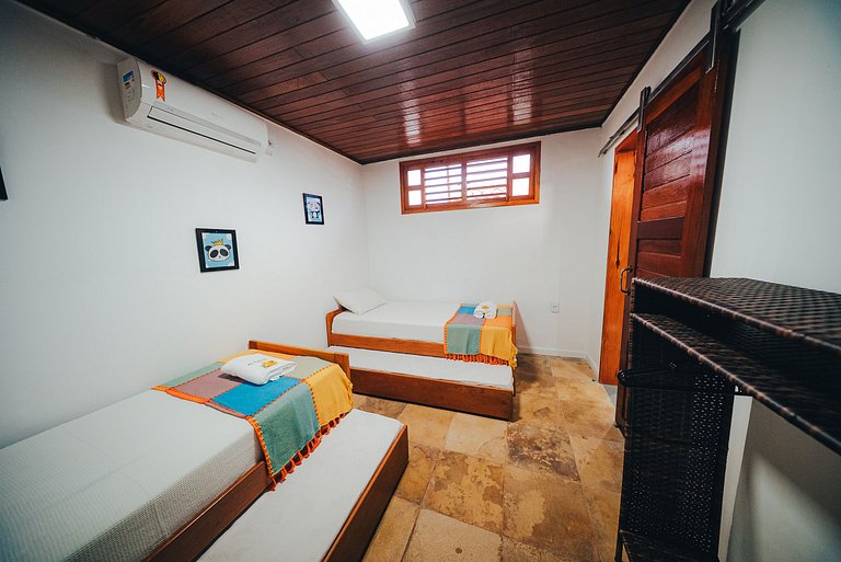 Paraíso na Taíba – Casa Pé na Areia com 4 Suítes