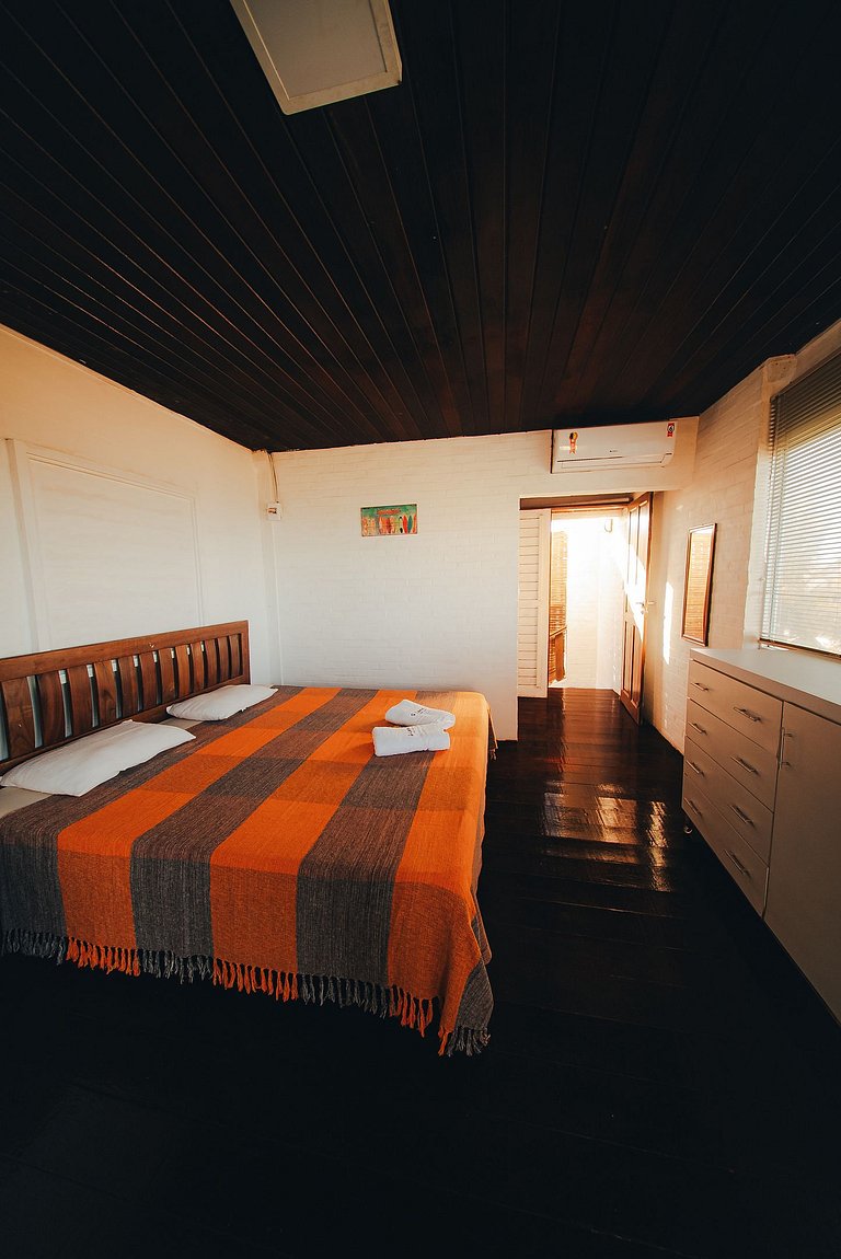 Paraíso na Taíba – Casa Pé na Areia com 4 Suítes