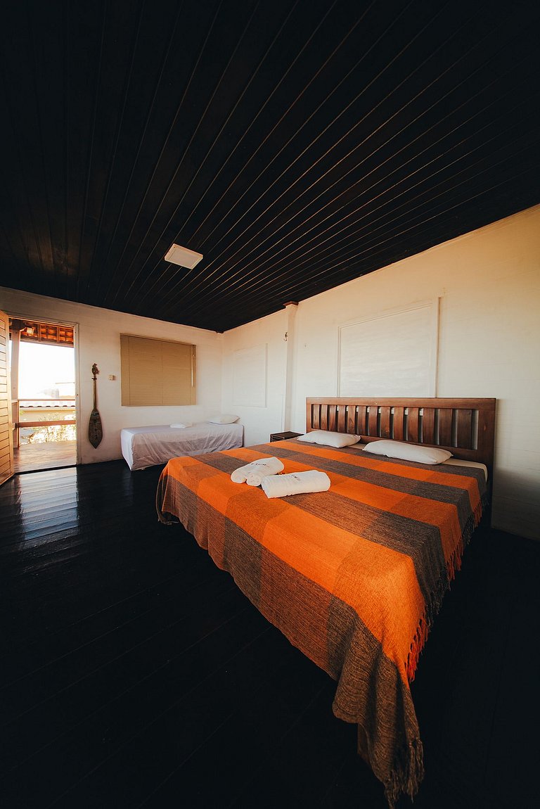 Paraíso na Taíba – Casa Pé na Areia com 4 Suítes