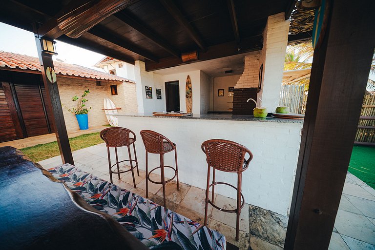 Paraíso na Taíba – Casa Pé na Areia com 4 Suítes