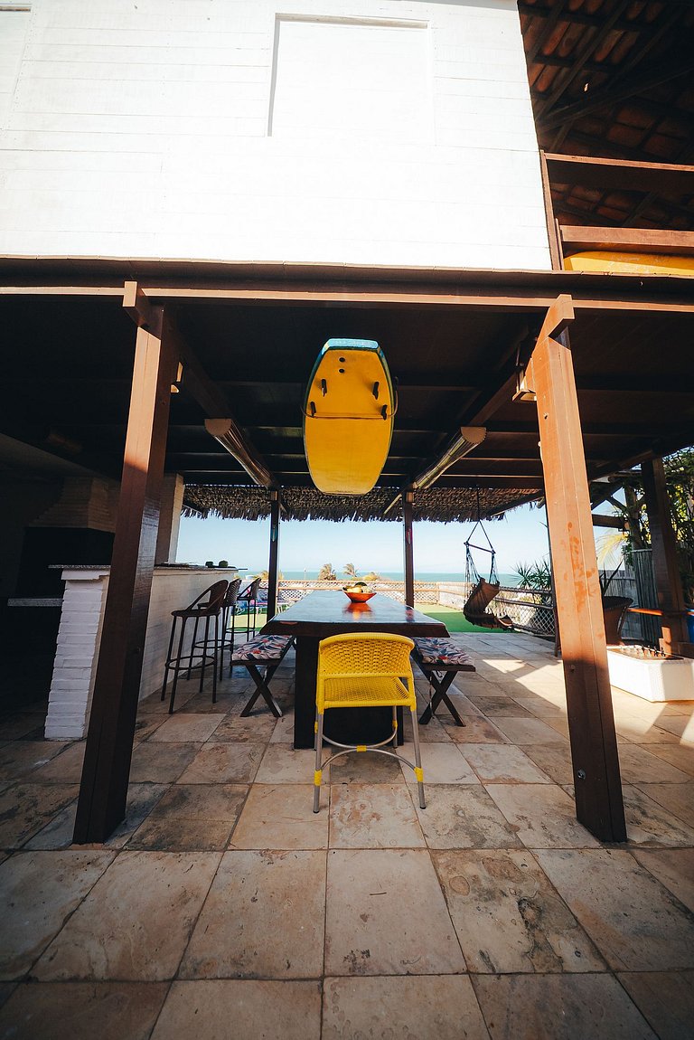 Paraíso na Taíba – Casa Pé na Areia com 4 Suítes