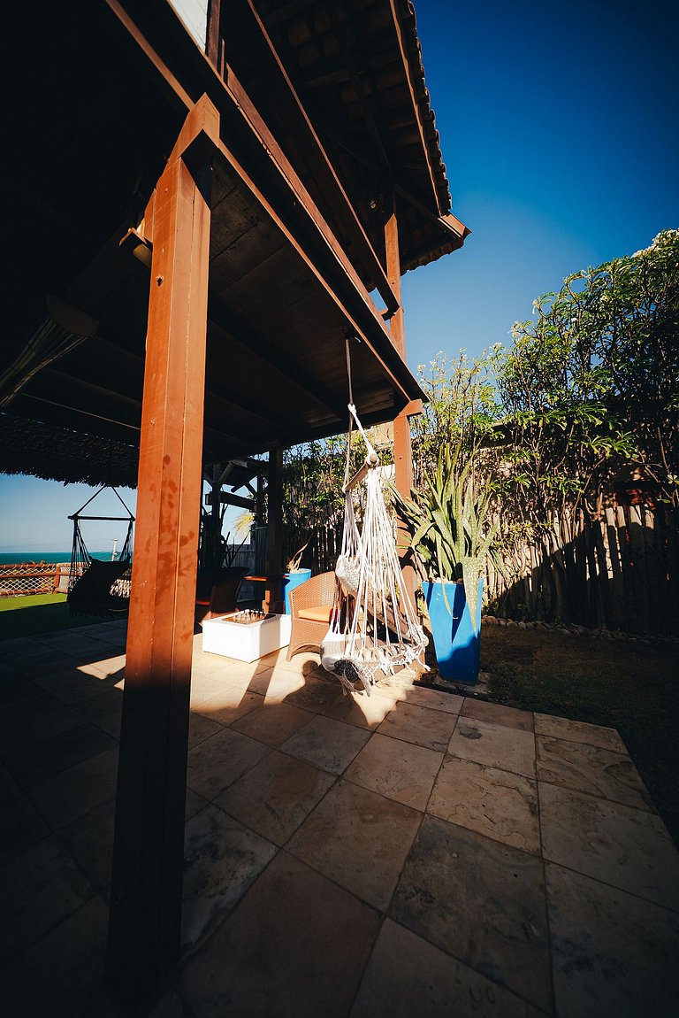 Paraíso na Taíba – Casa Pé na Areia com 4 Suítes