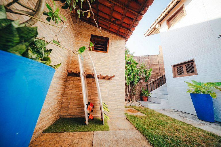 Paraíso na Taíba – Casa Pé na Areia com 4 Suítes