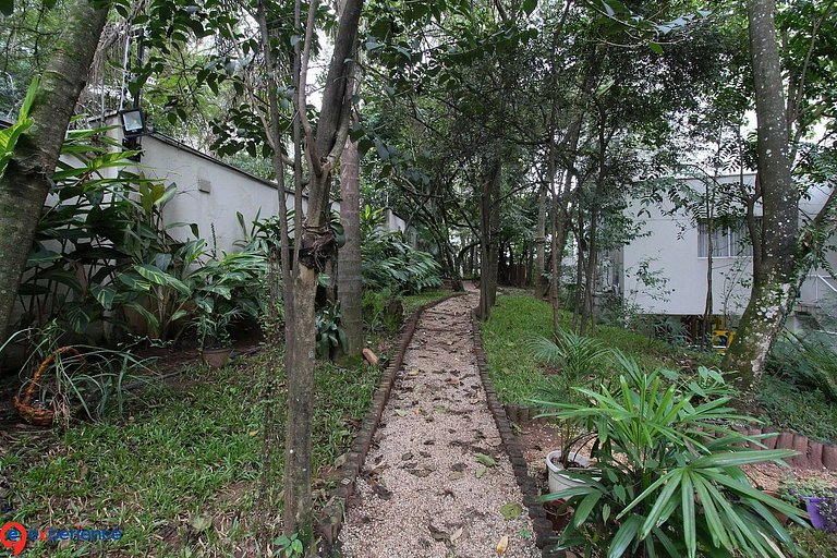 Refúgio Urbano em frente ao Shopping Morumbi Town
