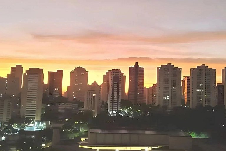 Refúgio Urbano em frente ao Shopping Morumbi Town