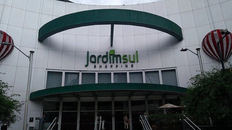 Refúgio Urbano em frente ao Shopping Morumbi Town
